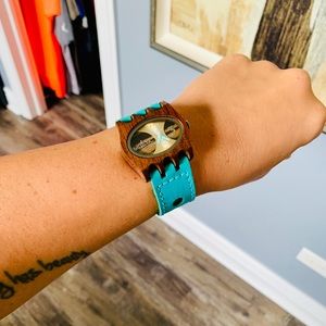 Amazing mistura wooden watch w/teal leather strap